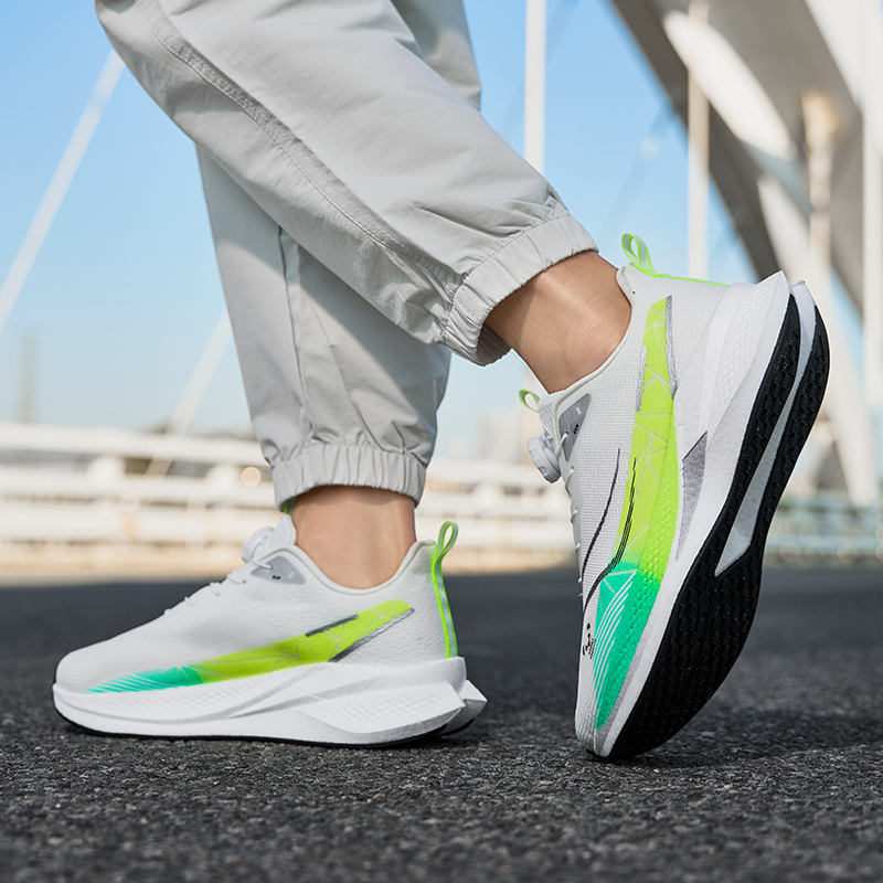 Buty do biegania z włókna węgl – Ultragear Running recenzja i cena